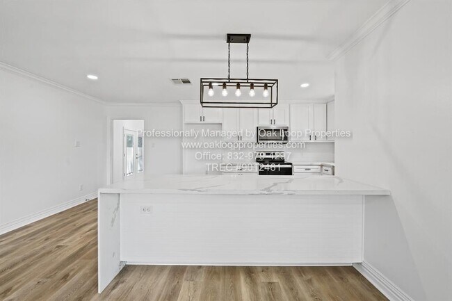 Foto del edificio - 1404 Des Jardines St