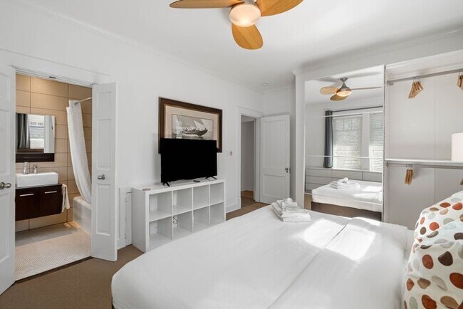 Foto del edificio - Standish House by BCA Furnished Apartments...