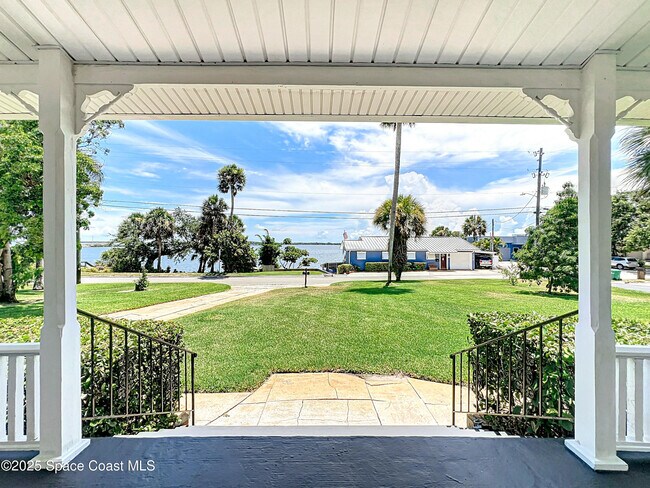Foto del edificio - 2811 Indian River Dr