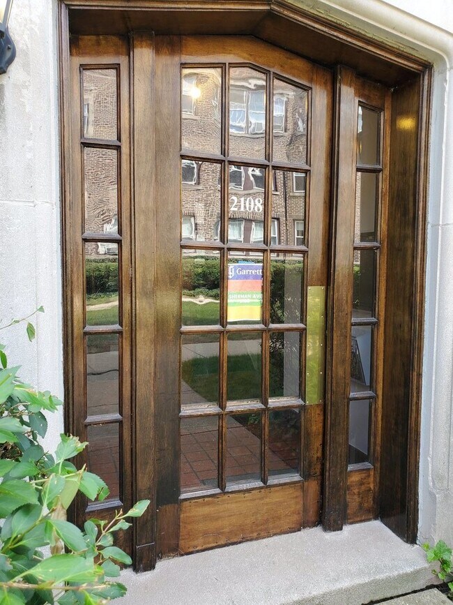 Foto del edificio - 2108 Sherman Ave
