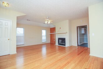 Building Photo - 7116 Vinings Ct