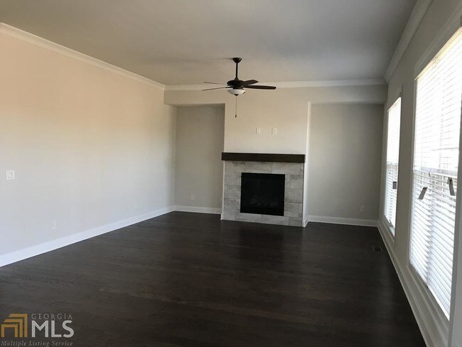 Foto del edificio - 6530 Creekview Terrace