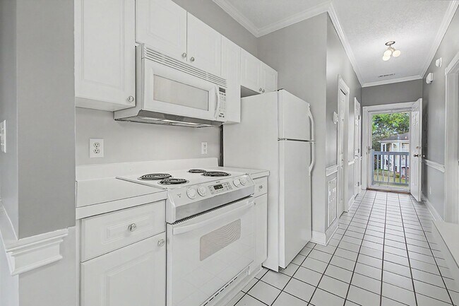 Foto del edificio - Condo in Arrowhead with brand new paint and carpet!