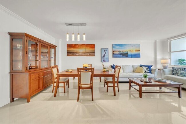 Foto del edificio - 3725 S Ocean Dr