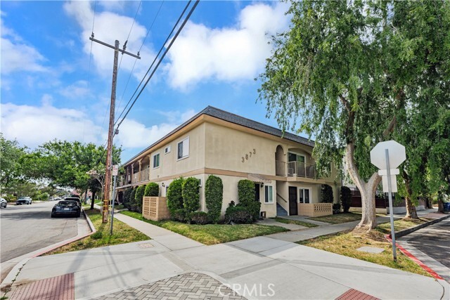Foto principal - 3873 College Ave
