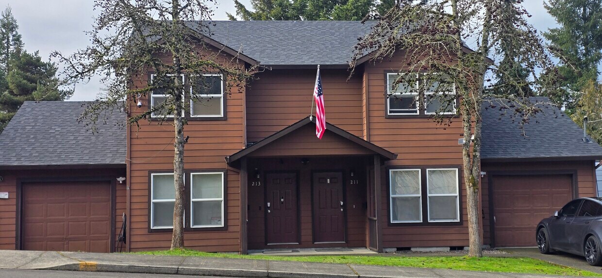 Foto del edificio - 211 S Center St