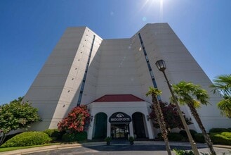 Building Photo - 100 Sunset Blvd