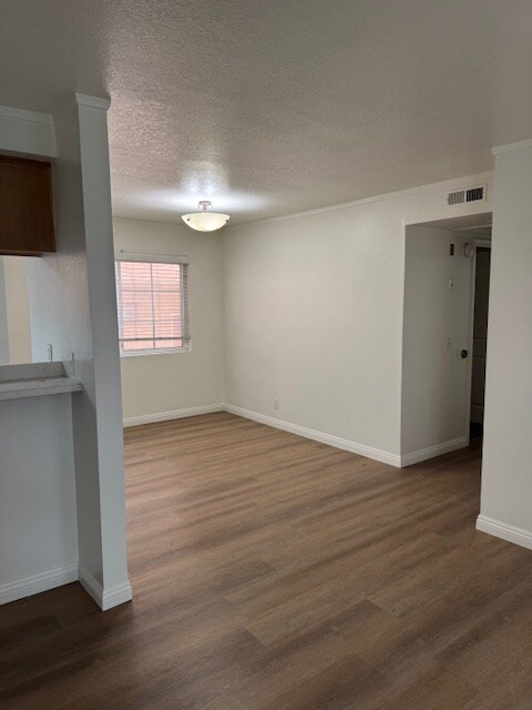Foto del edificio - 1335 Newport Ave