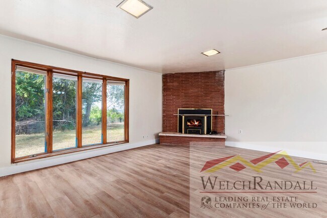Building Photo - Riverdale Single Family Home 4 bedroom.