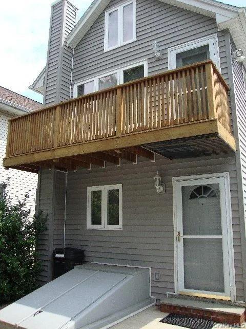 Building Photo - 25 Elm St