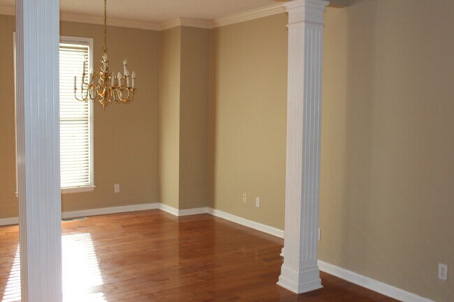 Dining/Guest Room - 8613 W 127th Plz