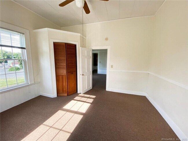 Building Photo - 5 Candlewood Hill Rd