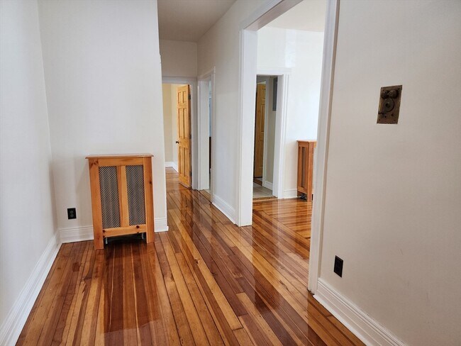Foto del edificio - 39 Deering Rd