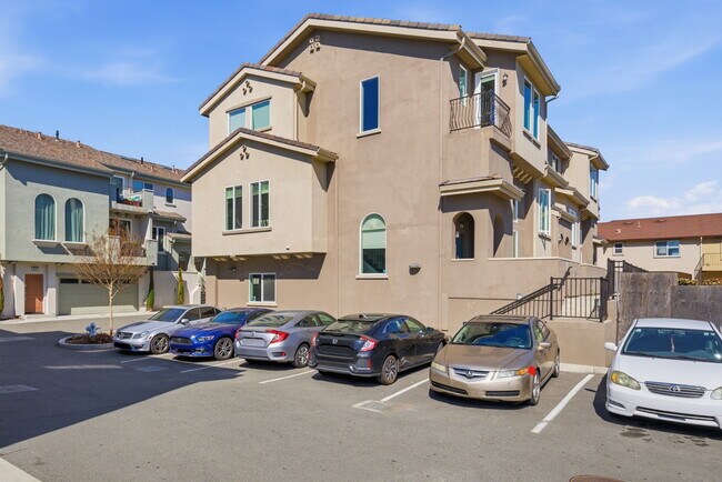 Foto del edificio - 817 Estancia Ter