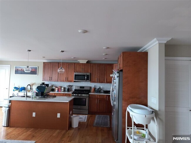 Foto del edificio - 6805 Meadowview Ave