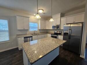 Building Photo - 4017 Pensacola Way