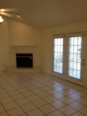 Building Photo - 914 Potomac Dr
