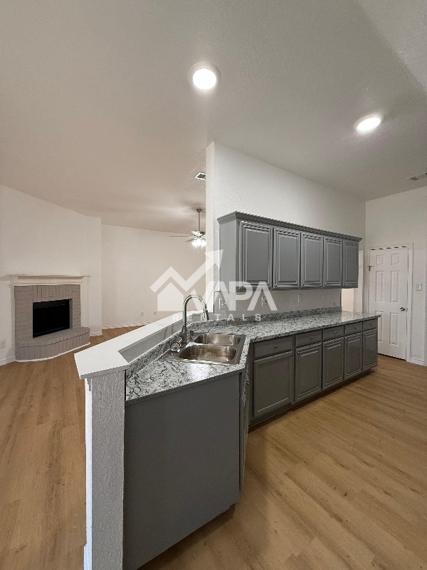 Foto del edificio - 6019 Mountain Meadow