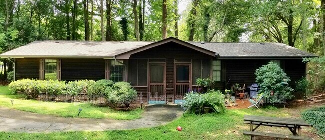 Foto del edificio - 889 Westland Dr SW