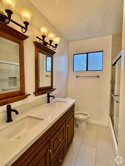 Building Photo - 2488 Beachwood Dr