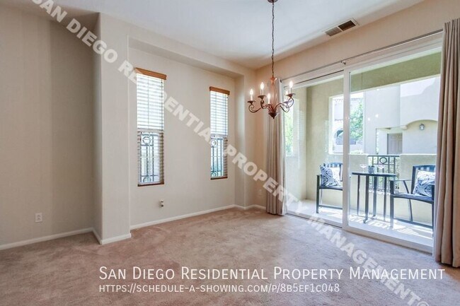 Building Photo - Gorgeous 3 Bed / 3 Bath Townhome in Gated ...