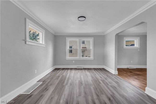 Foto del edificio - 10212 S Highland Ave