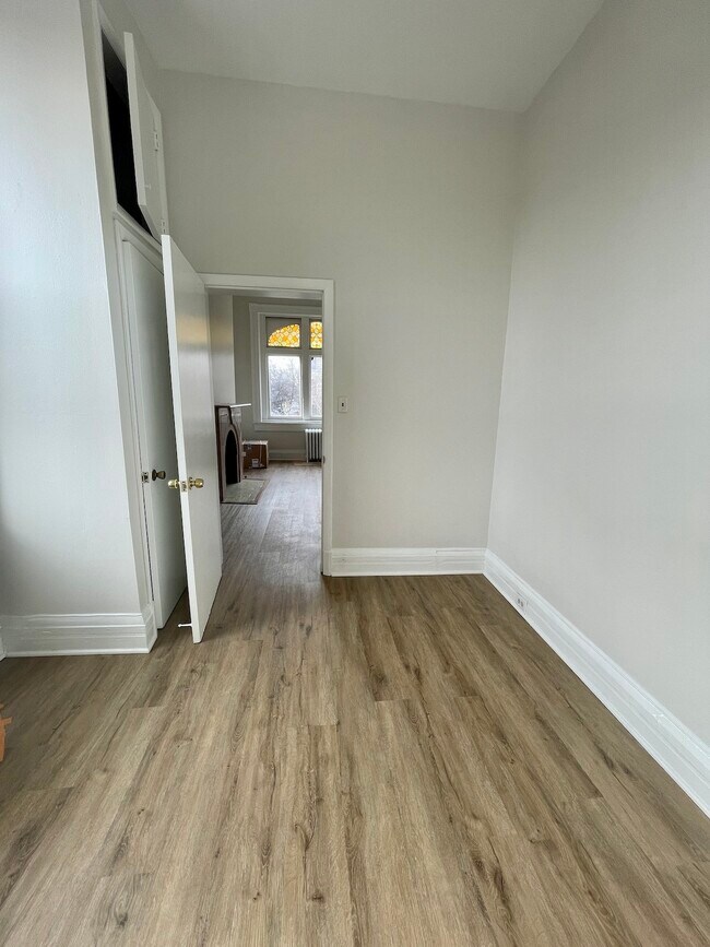 Foto del edificio - 1601 Park Avenue, Unit 3