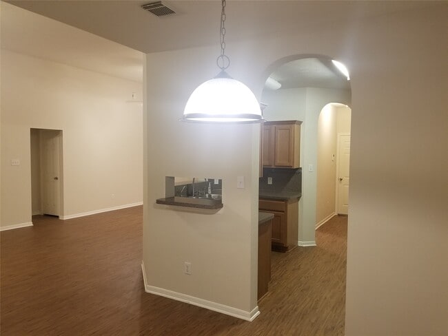 Building Photo - 2406 Hawks Rd