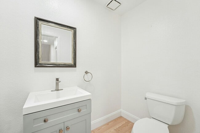 Building Photo - 7011 Rodling Dr