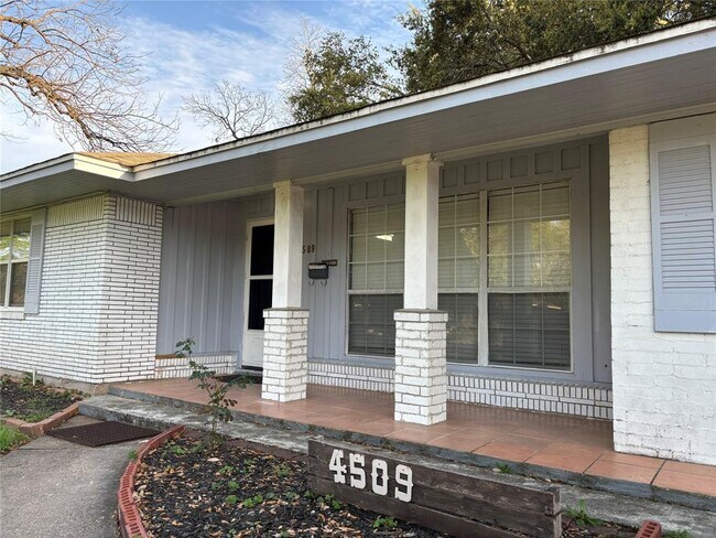 Foto del edificio - 4509 Lido Ln