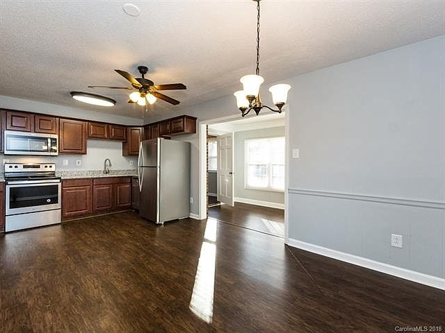Building Photo - 5400 Rocha Ct