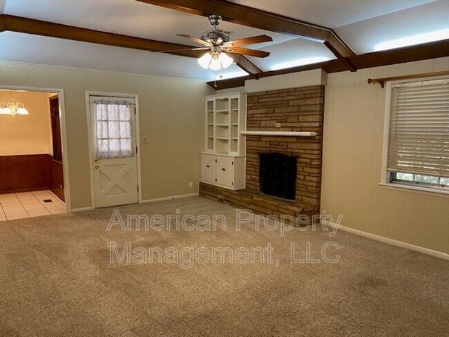 Foto del edificio - 4651 S Norwood Ave