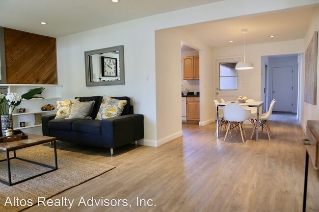 Foto del edificio - 3411-3415 Bay Rd