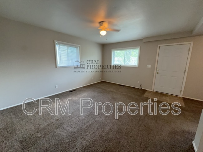 Building Photo - 5902 Mendota Dr