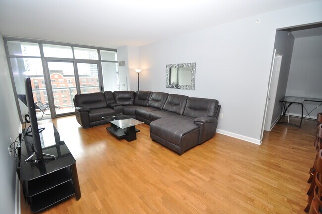 Foto del edificio - 1235 S Prairie Ave