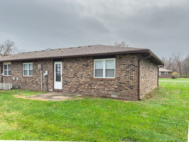 Building Photo - 2503-2503 E Morris Dr