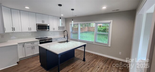 Foto del edificio - 2000 Tyvola Rd