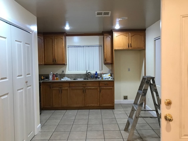 Building Photo - 13981 Van Nuys Blvd