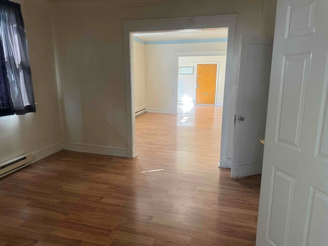 Photo - 8xx Foulkrod St Apartment