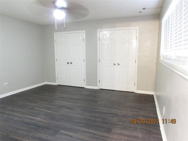 Building Photo - 1836 Dolphin Dr