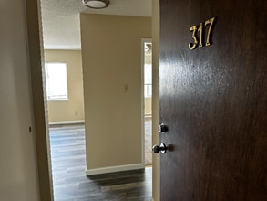 Building Photo - 200 Fairmount Ave