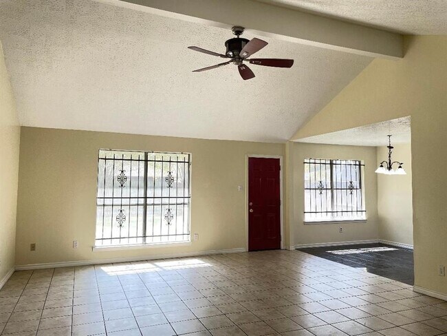 Building Photo - 13410 Natasha Ln