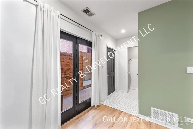Building Photo - ***LAKEVIEW LUXURY 3-STORY TOWNHOME / 3BDR...