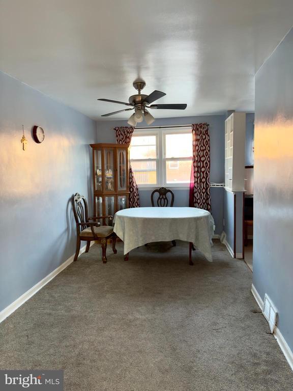 Foto del edificio - 8729 Ditman St