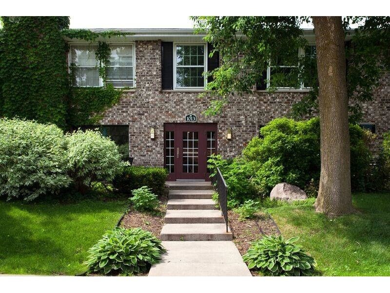 1013 11th Ave S, Hopkins, MN 55343 Condo for Rent in Hopkins, MN
