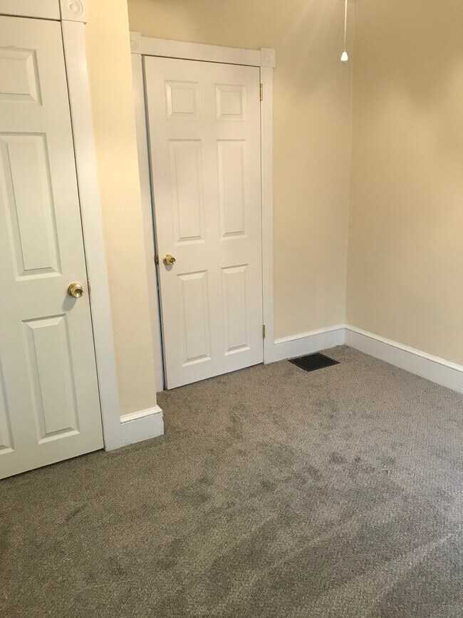 Foto del edificio - 13 Oak Ave