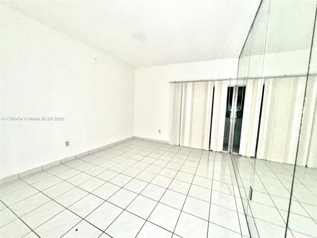 Building Photo - 4370 NW 11th St
