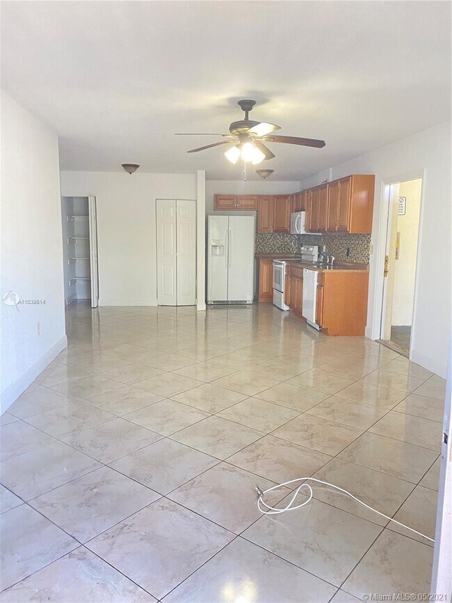 Building Photo - 7847 Miller Dr