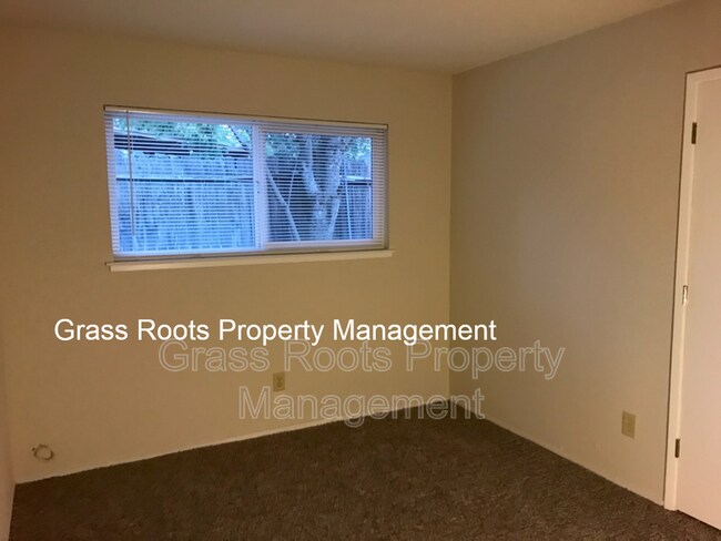 Building Photo - 1267 Live Oak Ln