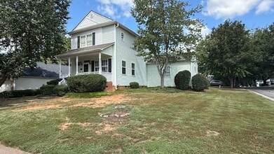 Building Photo - 417 Hyannis Dr